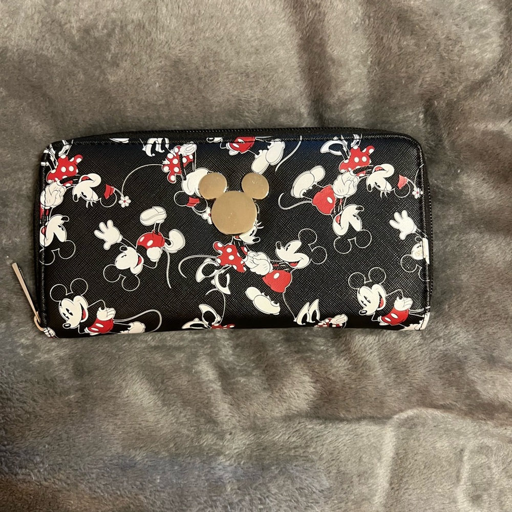 Disney Mickey and Minnie Mouse Black Wallet. NWOT